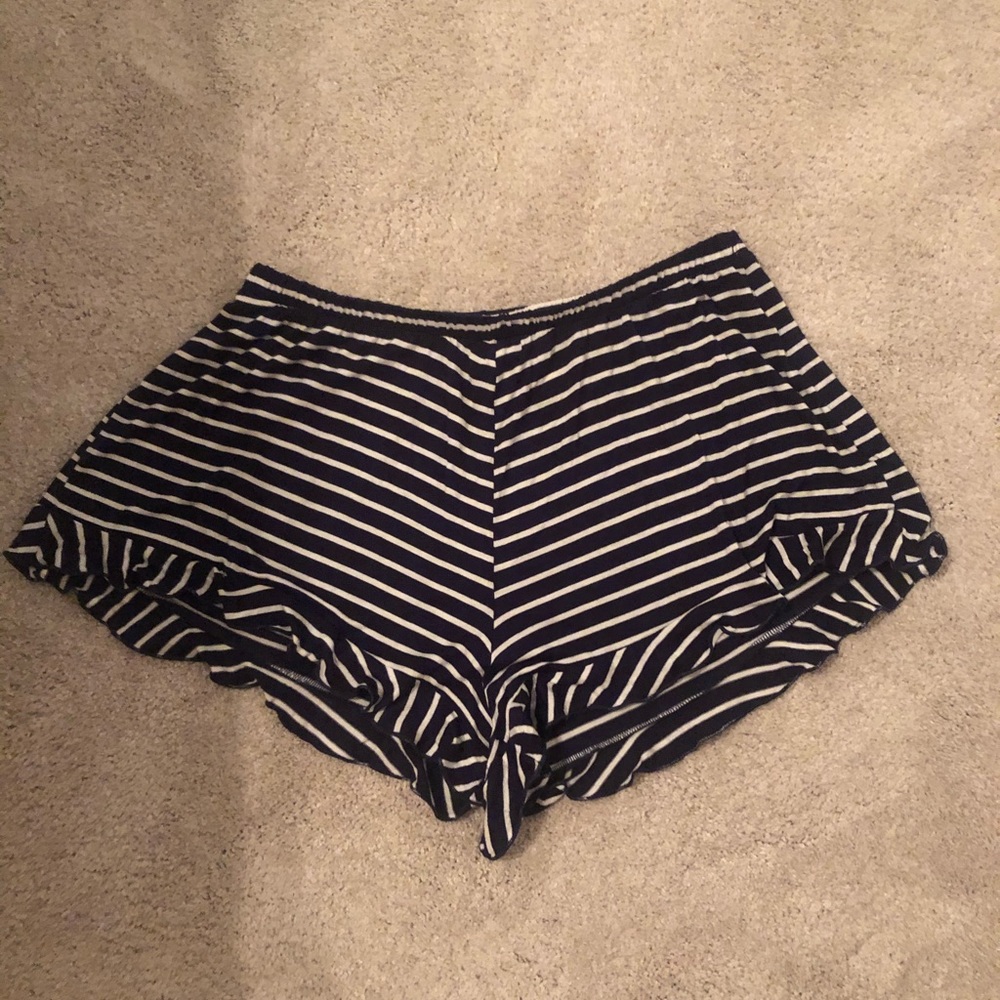 Peach Love ruffle shorts Large